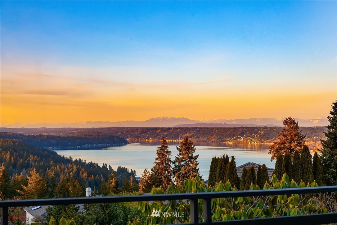 16422 SE 44th Pl, Bellevue